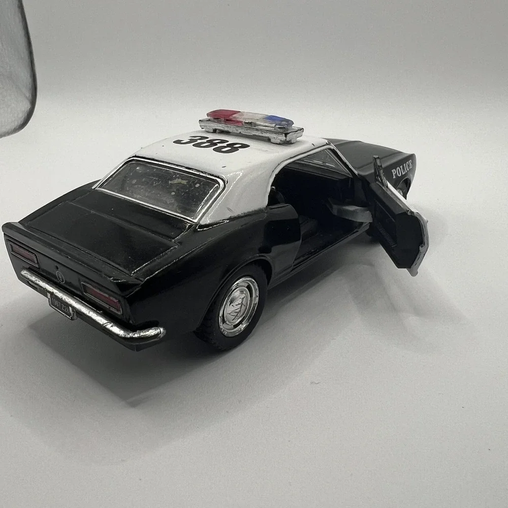Kinsmart 1967 Chevrolet Camaro Z/28 5 inch Police Car Diecast Model 1:37 Chevy‎